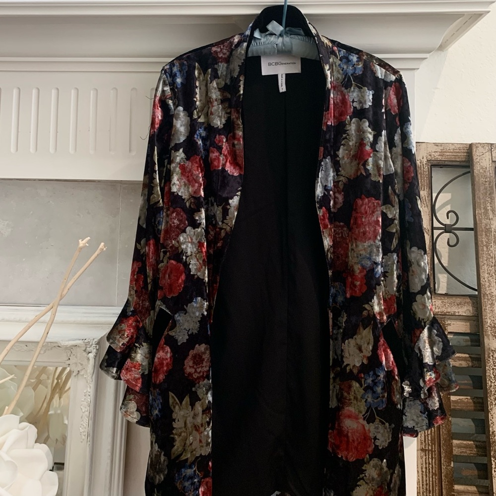 BCBG GENERATION BOHO FLORAL RUFFLE SLEEVES VELVET CARDIGAN BLAZER - Picture 3 of 16